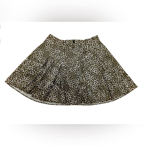 Torrid leopard print skirt; size 2 - Picture 5 of 7